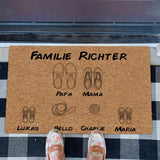 Familienname Fußmatte 70x50cm mit Schuhzeichnungen und Haustiersymbol personalisiert gefertigt von Love & Faith