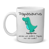 Papasaurus Eltern-Tasse personalisiert – Detailansicht mit Henkel, Vatertagsgeschenk von Love & Faith
