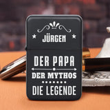 Schwarzes Benzinfeuerzeug mit Namensgravur und Papa, Mythos, Legende Spruch personalisiert zum Vatertag von Love & Faith