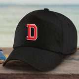 schwarze Baseball Cap mit Initiale personalisiert von Love & Faith