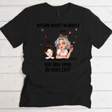 schwarzes T-Shirt mit personalisierbarer Illustration mit Oma Opa und Enkeln - gedruckt von Love & Faith