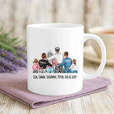 Weiße Tasse zum Muttertag mit personalisierten Zeichnungen und Namen – individuelle Geschenkidee von Love & Faith
