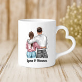 Weiße Tasse mit Herzhenkel und personalisiertem Namen – romantische Geschenkidee von Love & Faith