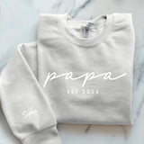 weißer Pullover personalisierbar Papa Slogan mit Kindernamen - gefertigt von Love & Faith