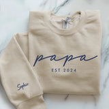 Sandfarbener Pullover für Papa mit Kindernamen personalisiert von Love & Faith