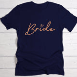 Navy Damen T-Shirt Brustdruck "Bride" als personalisiertem Spruch als Hochzeitsgeschenkidee von Love & Faith