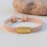 nudefarbenes Segeltau Armband mit persönlicher Namensgravur und Jahrestag von Love & Faith