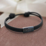 schwarzes Segeltau Armband mit persönlicher Namensgravur und Jahrestag von Love & Faith