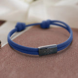 marineblaues Segeltau Armband mit persönlicher Namensgravur und Jahrestag von Love & Faith