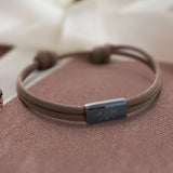braunes bronzefarbenes Segeltau Armband mit persönlicher Namensgravur und Jahrestag von Love & Faith