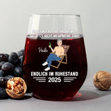 Witziger Weintumbler mit personalisiertem Spruch für Rentner zum Ruhestand von Love & Faith