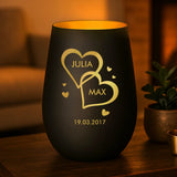 Personalisiertes Windlicht für Paare mit verschiedenen Motiven schwarz-gold von Love & Faith