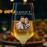 Personalisiertes Weinglas als Fotogeschenk für Paare zum Jahrestag von Love & Faith