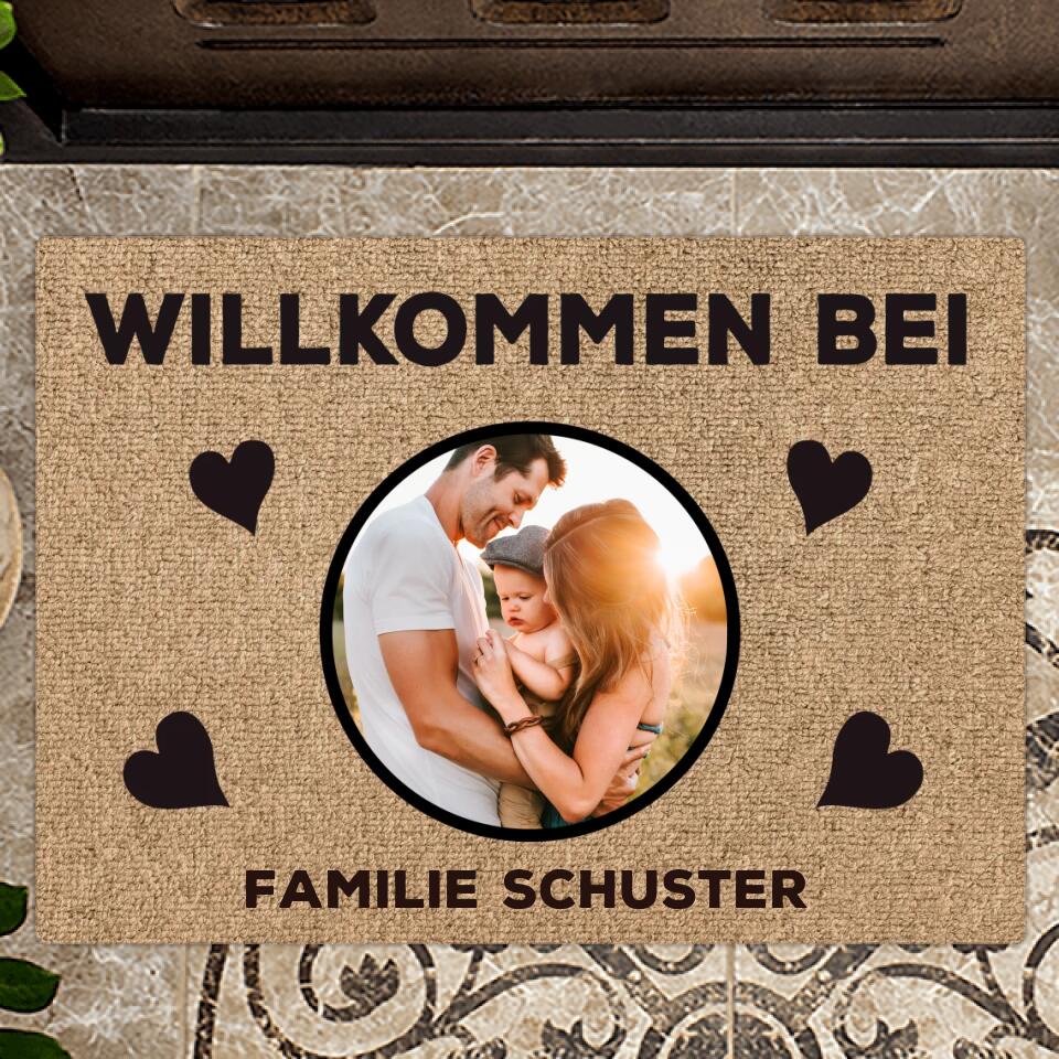 Personalisierte Fussmatte 70x50cm für Familie mit Namen und eigenem Foto von Love & Faith