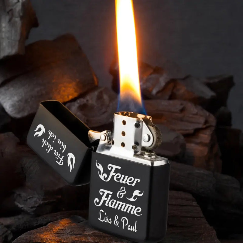 Feuer und Flamme - Paar-Benzinfeuerzeug
