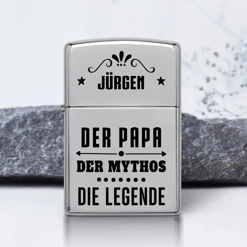 Silber Benzinfeuerzeug mit Namensgravur und Papa, Mythos, Legende Spruch personalisiert zum Vatertag von Love & Faith