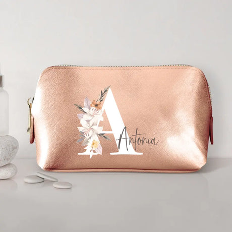 rosé gold metallic PU Kosmetiktasche 0,75 Liter klein mit Initiale und Name personalisiert von Love & Faith
