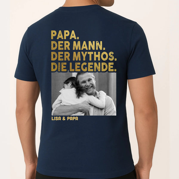 Blaues T-Shirt mit Backprint für Papa mit Spruch und eigenem Foto personalisieren mit Love & Faith