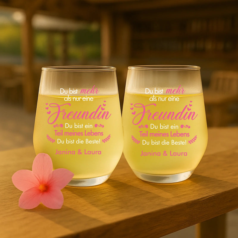 2er Set Weintumbler für Freundinnen mit persönlichem Text gestalten von Love & Faith