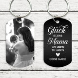 Gravierter Schlüsselanhänger mit eigenem Namen und Spruch "Glück ist, eine Mama wie DICH zu haben" personalisiert von Love & Faith