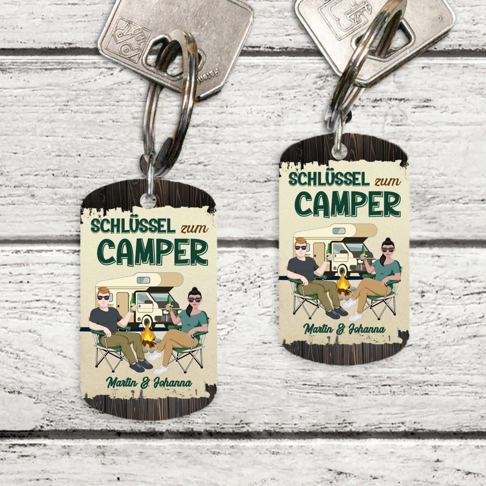 Camping Metall-Schlüsselanhänger "Schlüssel zum Camper" mit personalisierbaren Personen und Namen gedruckt von Love & Faith