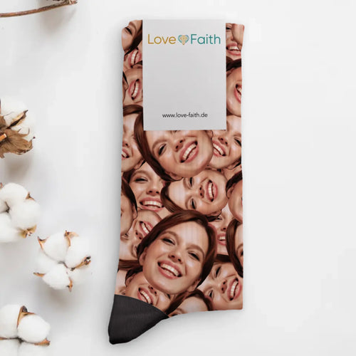 Personalisierte Socken mit Foto-Upload von Love & Faith