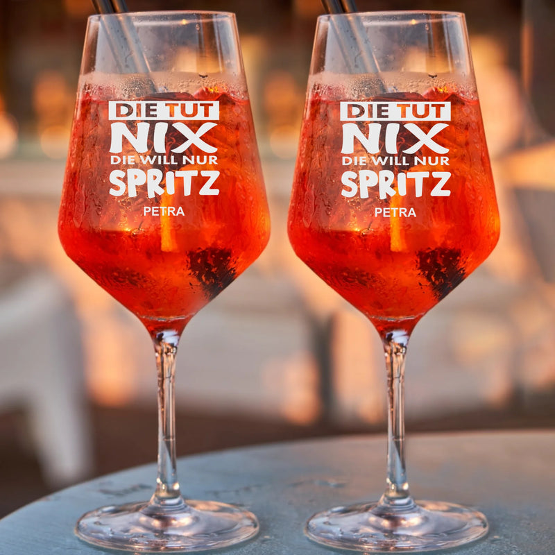 Die tut nix - Personalisiertes Weinglas mit Gravur und Namen für Sommergetränke