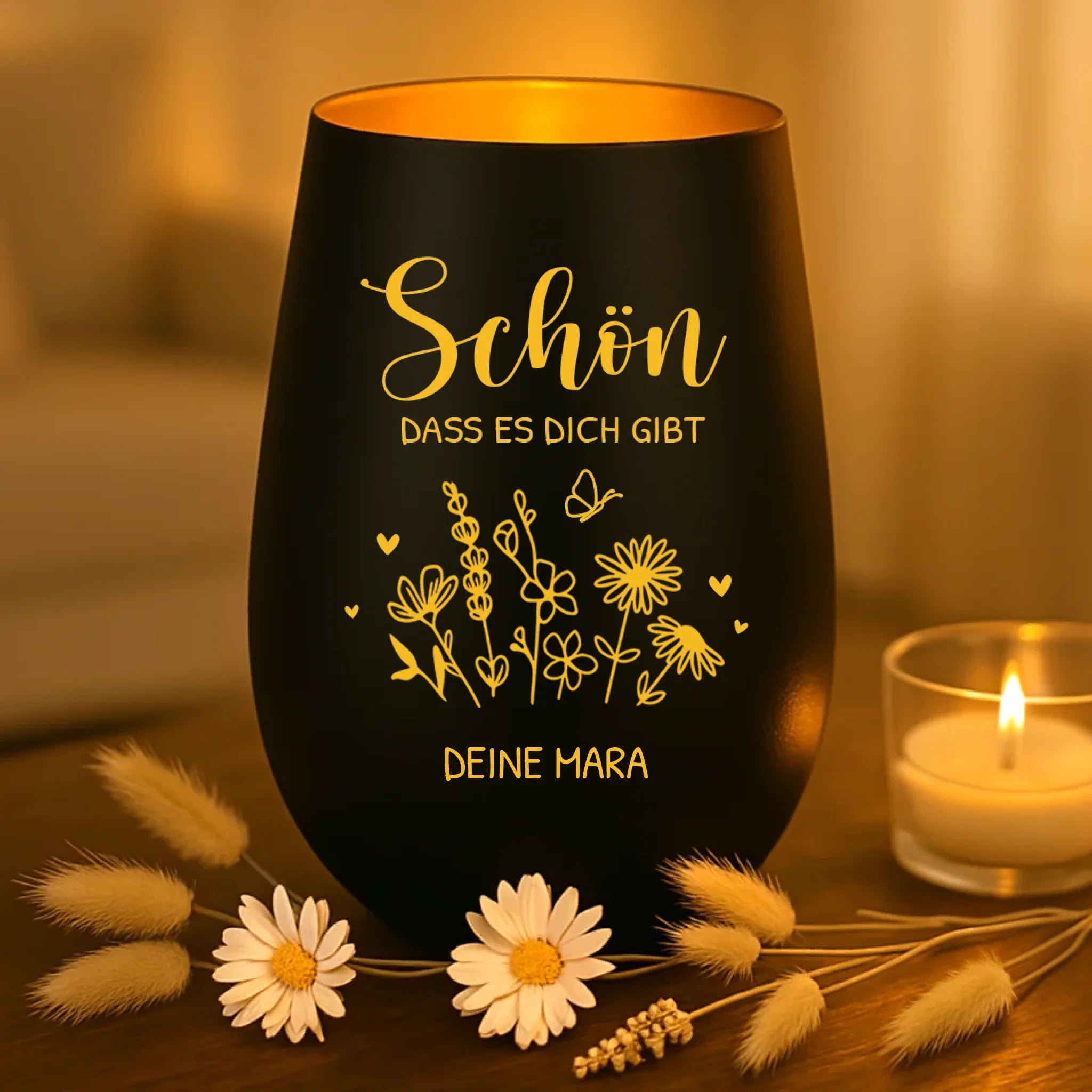 schwarz gold Windlicht persönlich graviert mit "Schön, dass es dich gibt" und Name personalisiert von Love & Faith