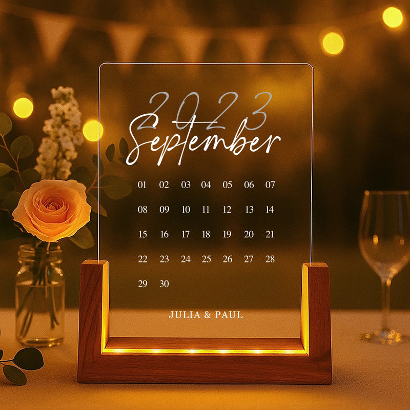 Leuchtender LED Aufsteller zum Jahrestag mit Holzsockel als Geschenkidee von Love & Faith