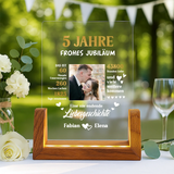 Leuchtender LED Aufsteller zum Jahrestag mit Holzsockel mit Foto vom Brautpaar als Geschenkidee von Love & Faith