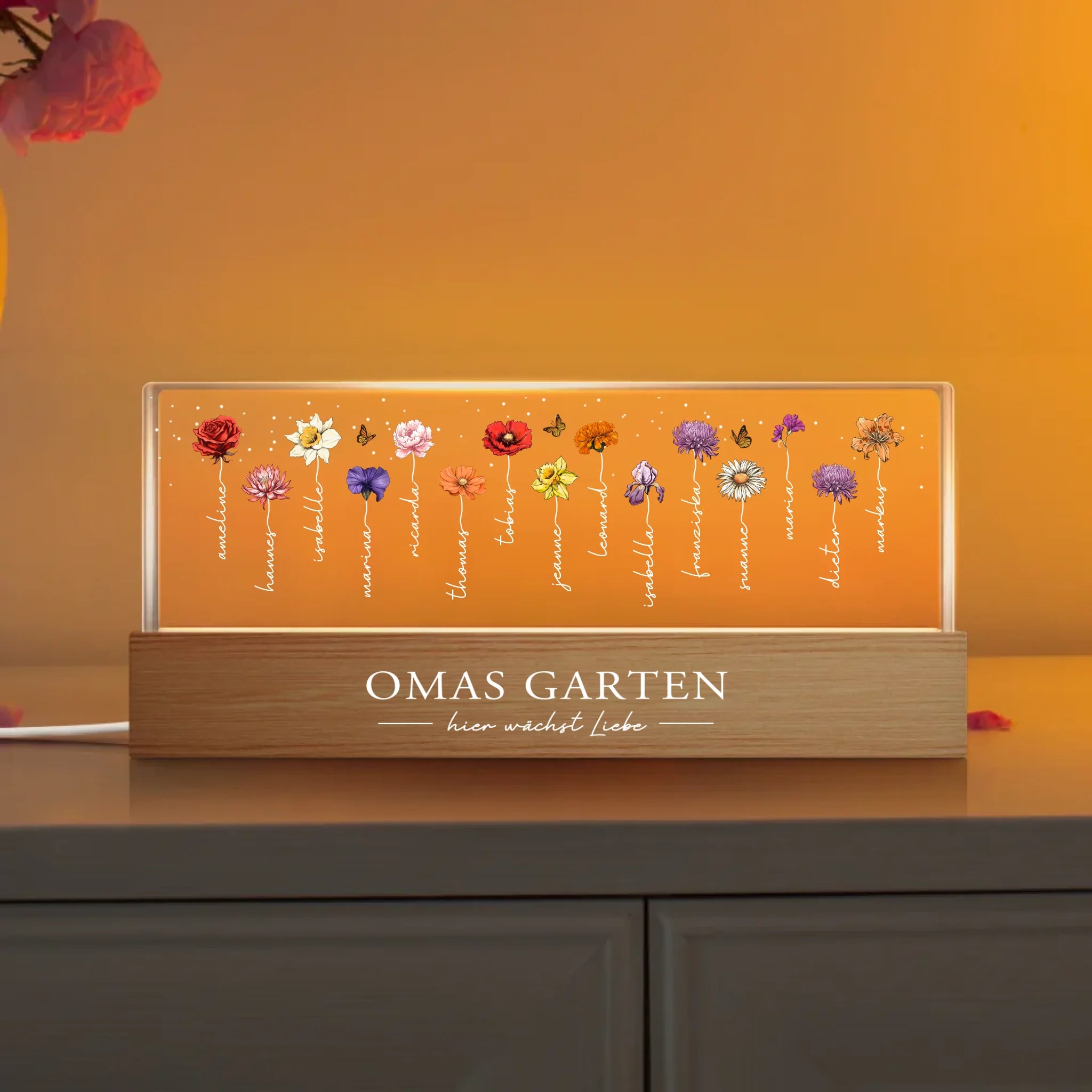 LED Aufsteller 20cm mit Holzsockel mit bis zu 15 Geburtsblumen und Namen personalisieren von Love & Faith