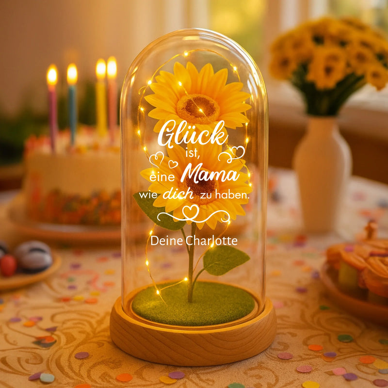 Ewige Sonnenblume in Glaskuppel mit "Glück ist es eine Mama zu haben" personalisiertes Geschenk zum Muttertag von Love & Faith