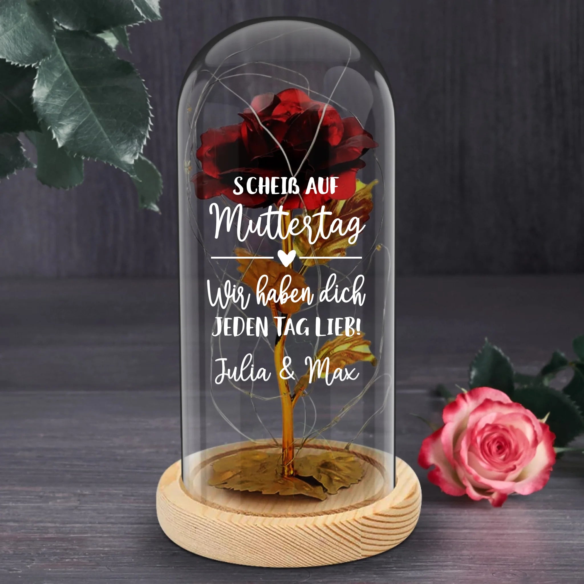 Ewige Rose "Zum Muttertag" in der Glaskuppel mit LED Licht personalisiert als Geschenk für Mama von Love & Faith
