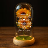 Ewige Sonnenblume in der Glaskuppel mit LED Licht personalisiert mit Namen zum Muttertag von Love & Faith