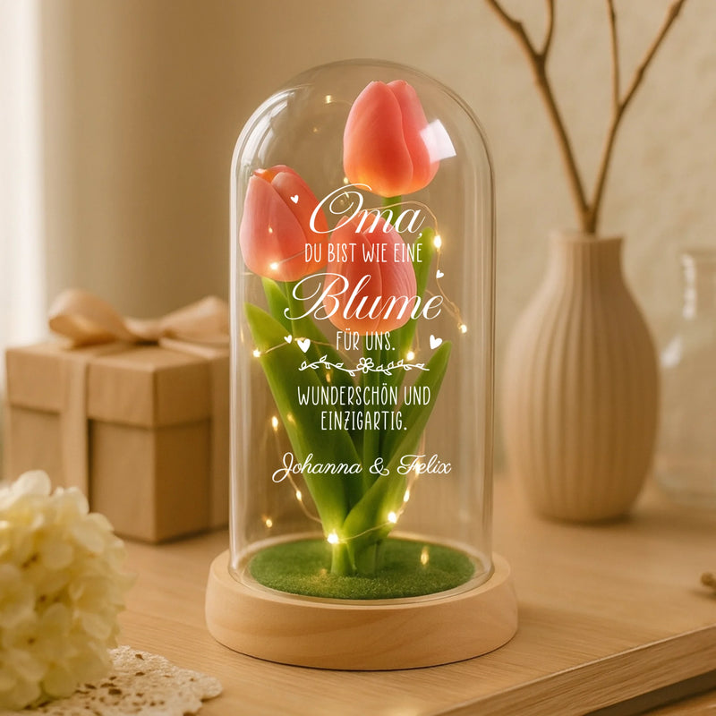 Ewige Tulpe "Oma" in der Glaskuppel mit LED Licht personalisiert als Geschenk für Oma von Love & Faith