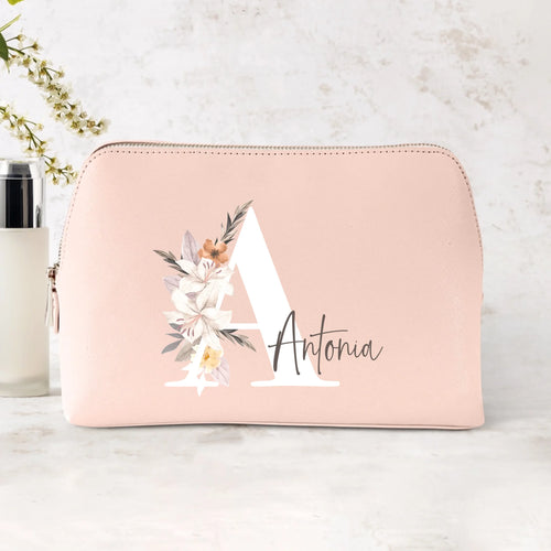 rosa PU Kosmetiktasche 3 Liter groß mit Initiale und Name personalisiert von Love & Faith