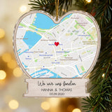 Acrylherz Weihnachtsbaumschmuck für Paare mit Landkarte und Jahrestag von Love & Faith