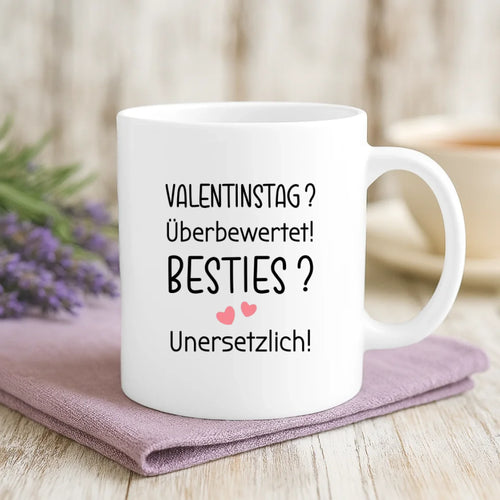 Personalisierte Tasse mit Druck für beste Freundinnen – Rosen welken, Besties bleiben – Motiv 2