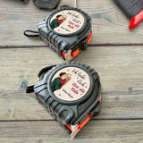 Personalisiertes Maßband mit Pärchenillustration mit Namen als Geschenk für Partner von Love & Faith