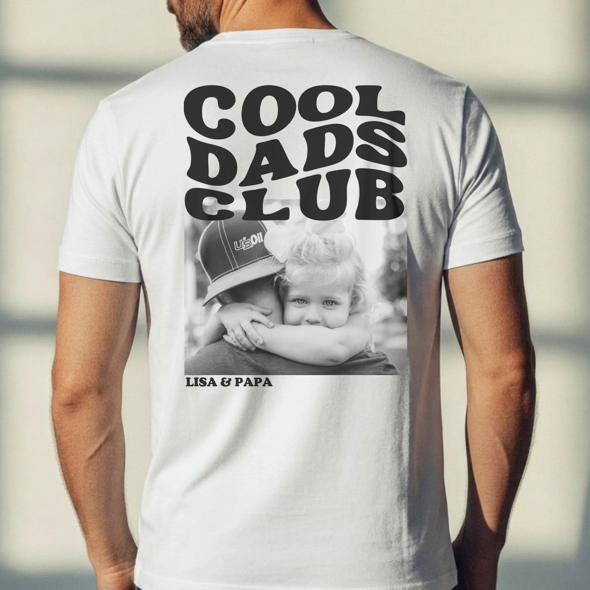 Weißes Cool Dads Club T-Shirt mit Rückendruck mit Foto personalisieren mit Love & Faith
