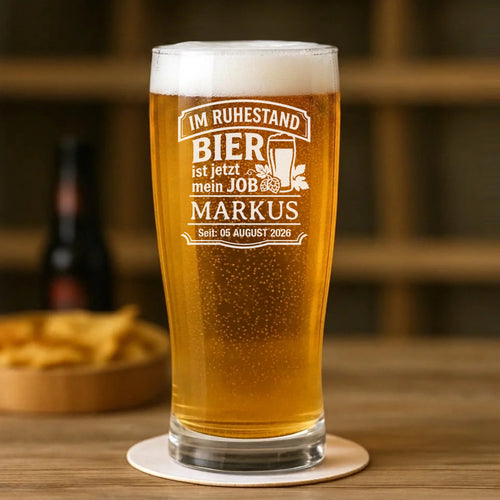 Personalisiertes Bierglas mit persönlicher Gravur zur Rente – Motiv 2